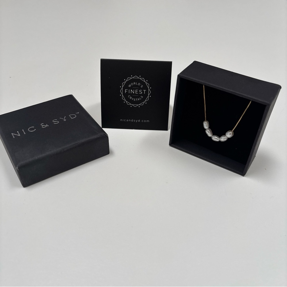 NIC & SYD 5 Pearl Gold Necklace